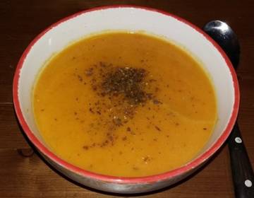 Kürbis-Mandarinen-Suppe