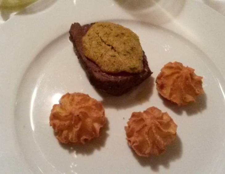 Rinderfilet mit Kräuterkruste Rinderfilet mit Kräuterkruste