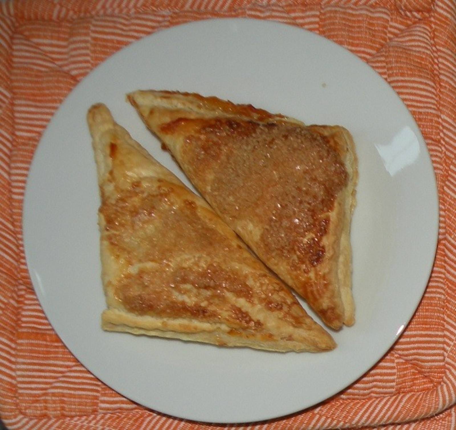 Honig-Schafskäse Blätterteigtascherl