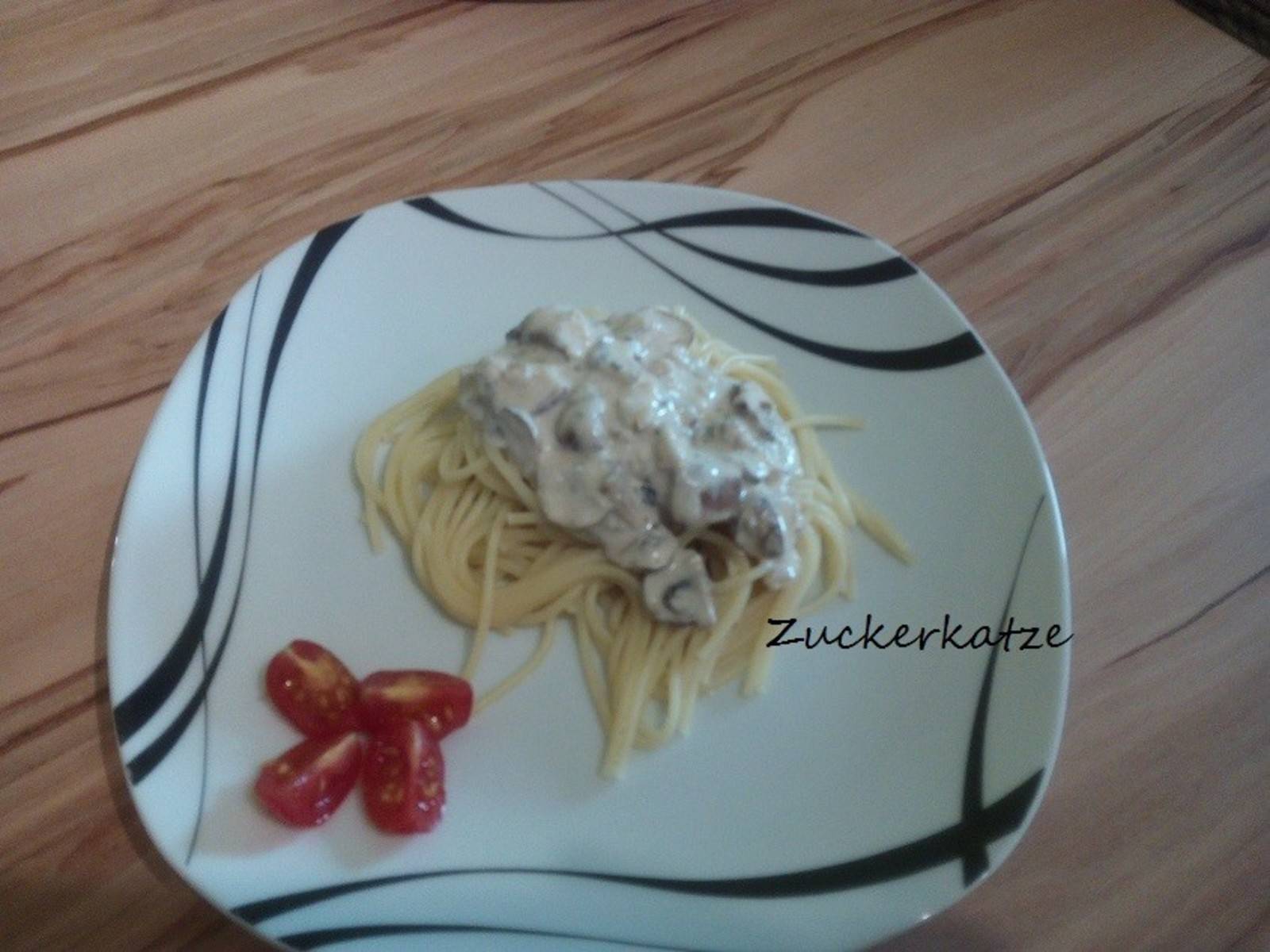 Champignonsoße mit Bandnudeln Rezept - ichkoche.de