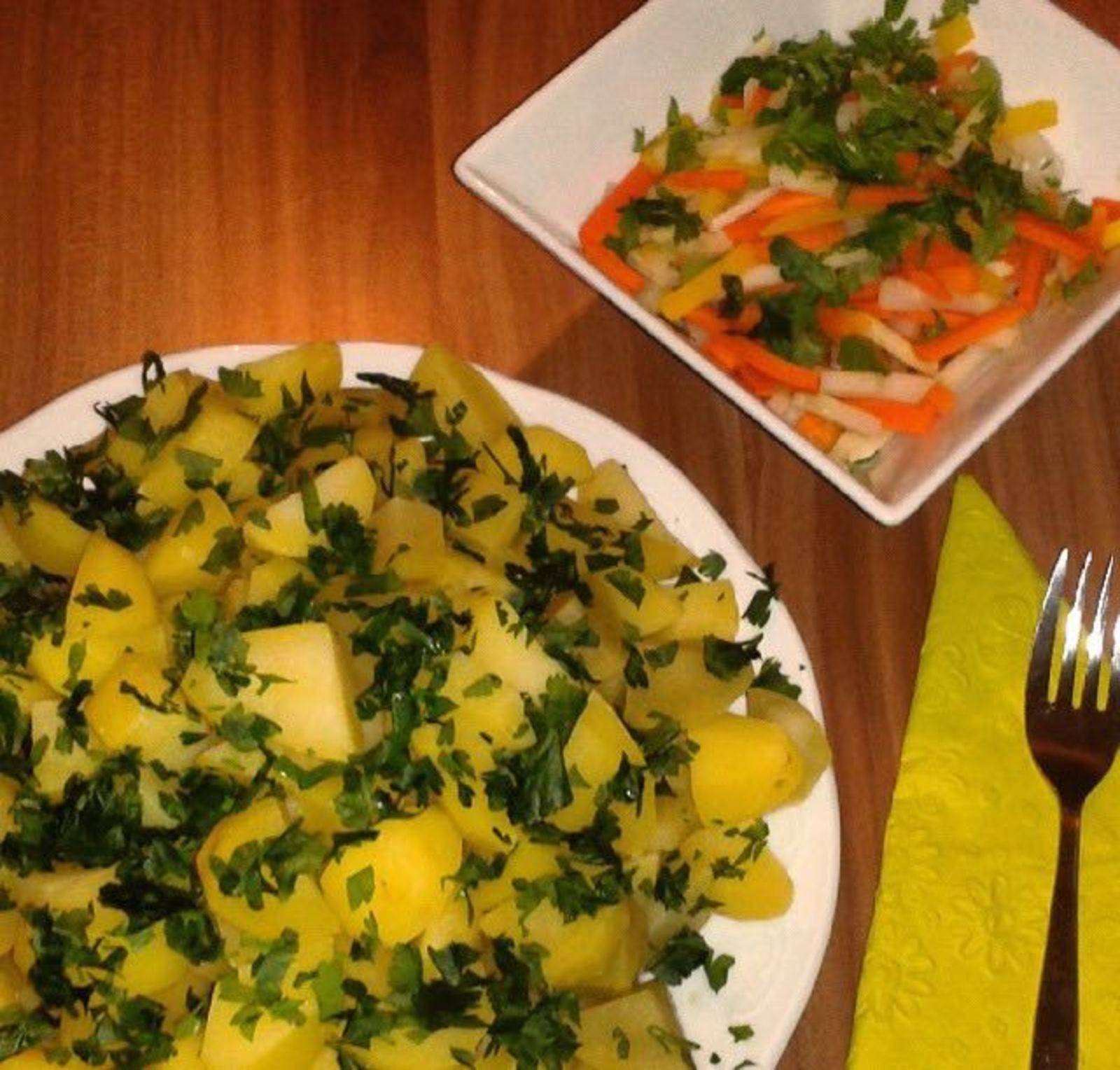 Petersilerdäpfel mit Karottengemüse Rezept - ichkoche.de