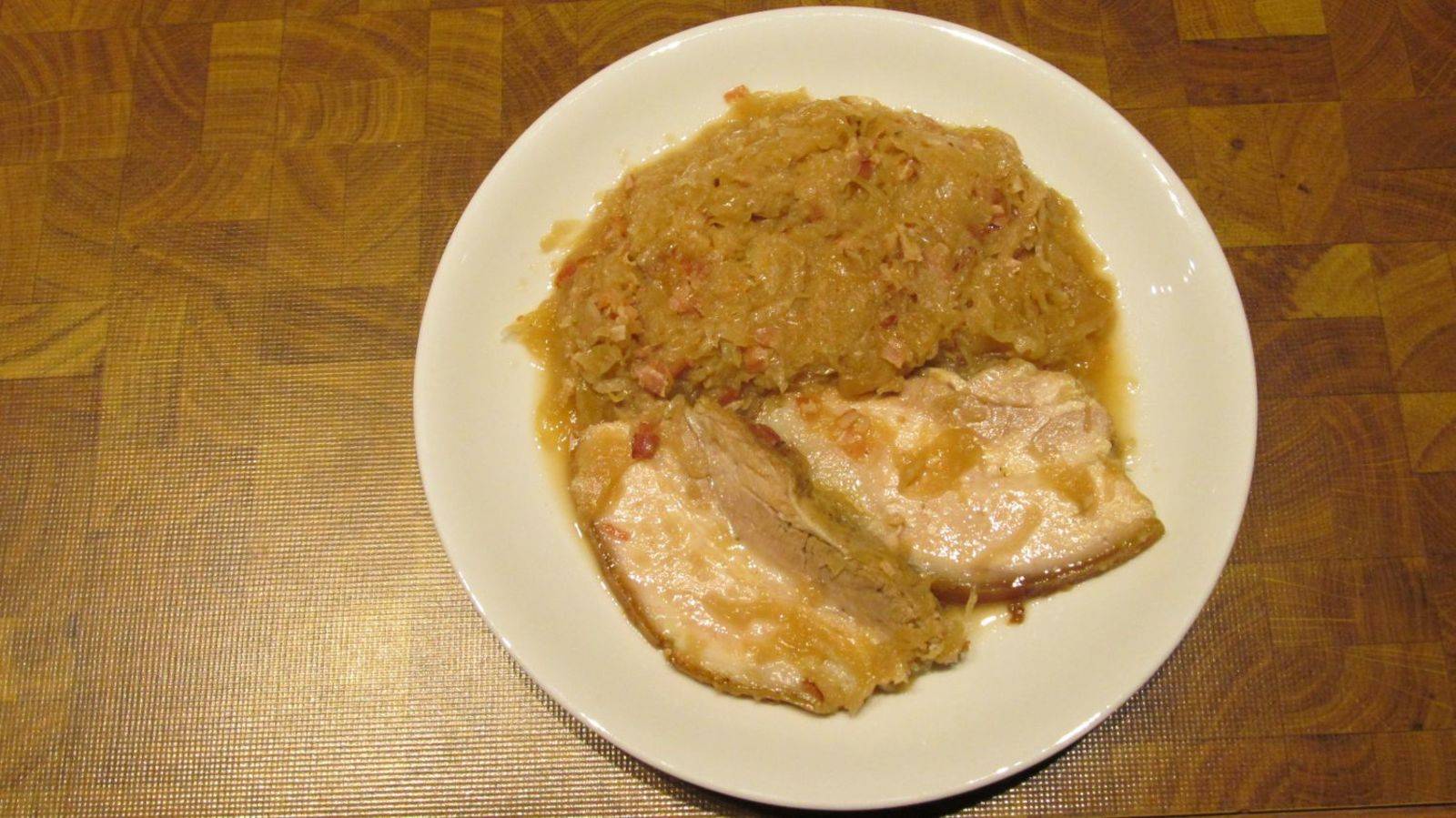 Sauerkraut mit Apfel und Speck Rezept - ichkoche.ch