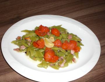 Fisolensalat mit geschmorten Cocktailtomaten Fisolensalat mit geschmorten Cocktailtomaten
