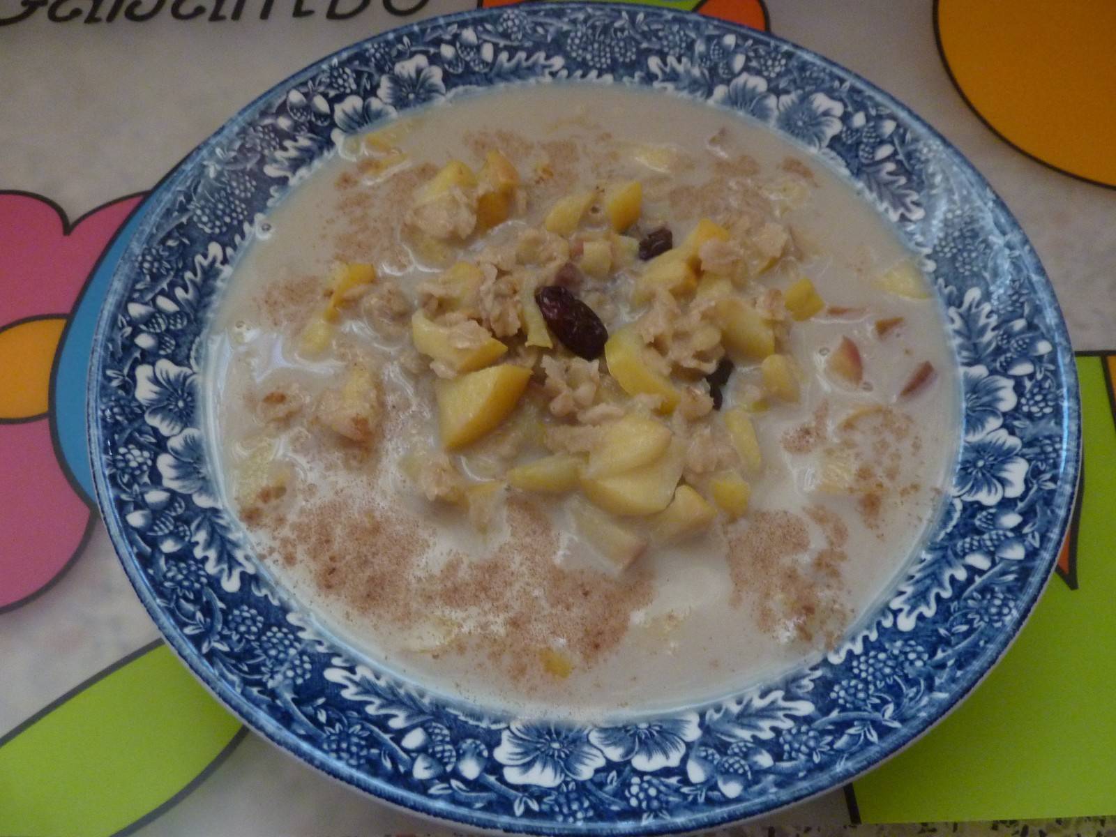 Haferbrei mit Rosinen und Äpfeln Rezept - ichkoche.de