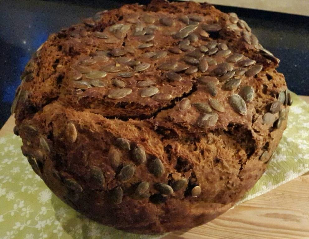 Waldkornbrot mit Joghurt Waldkornbrot mit Joghurt