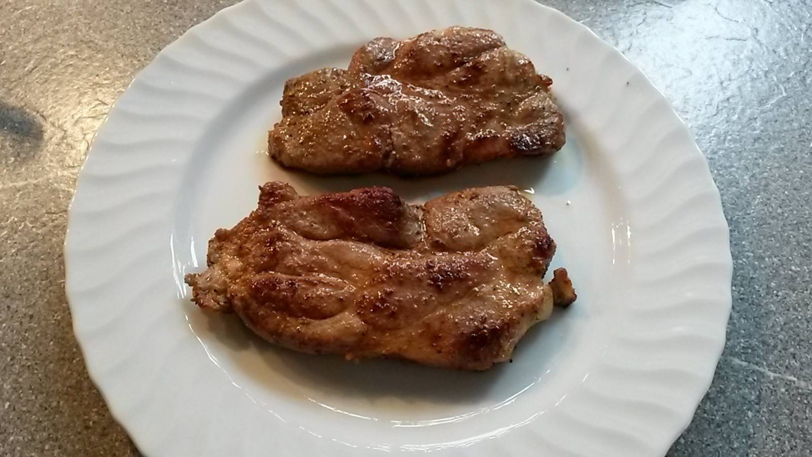 Marinierte Nackenkoteletts Rezept - ichkoche.de Marinierte Nackenkoteletts Rezept - ichkoche.de