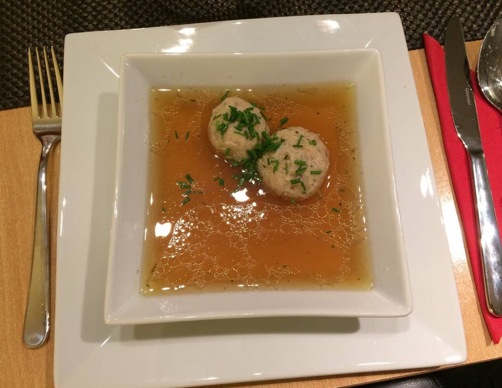 Speckknödelsuppe Speckknödelsuppe