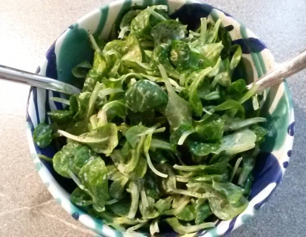 Vogerlsalat mit Bärlauchdressing Vogerlsalat mit Bärlauchdressing