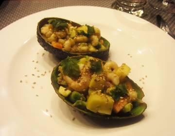 Exotisch gefüllte Avocados Exotisch gefüllte Avocados