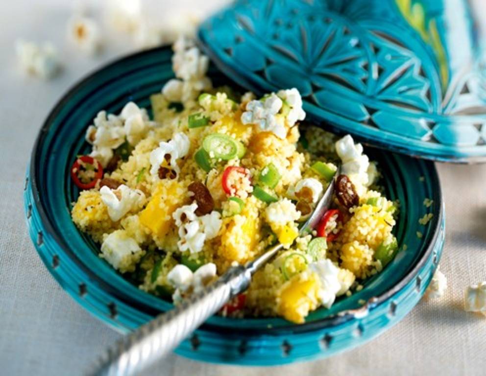 Popcorn-Couscous-Salat mit Mango Popcorn-Couscous-Salat mit Mango