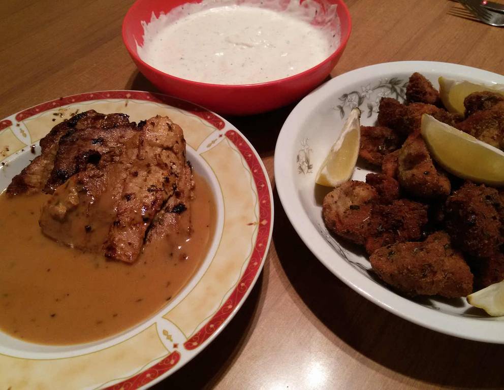 Naturschnitzel mit panierten Champignons Naturschnitzel mit panierten Champignons