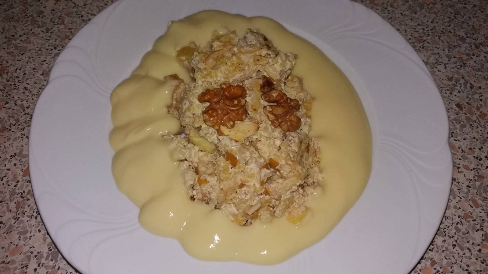 Süßer Hirseauflauf mit Äpfeln und Vanillesauce Rezept - ichkoche.de