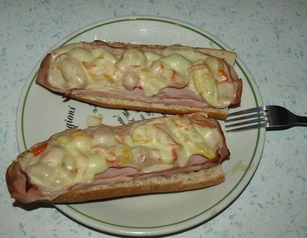 Überbackenes Baguette Überbackenes Baguette