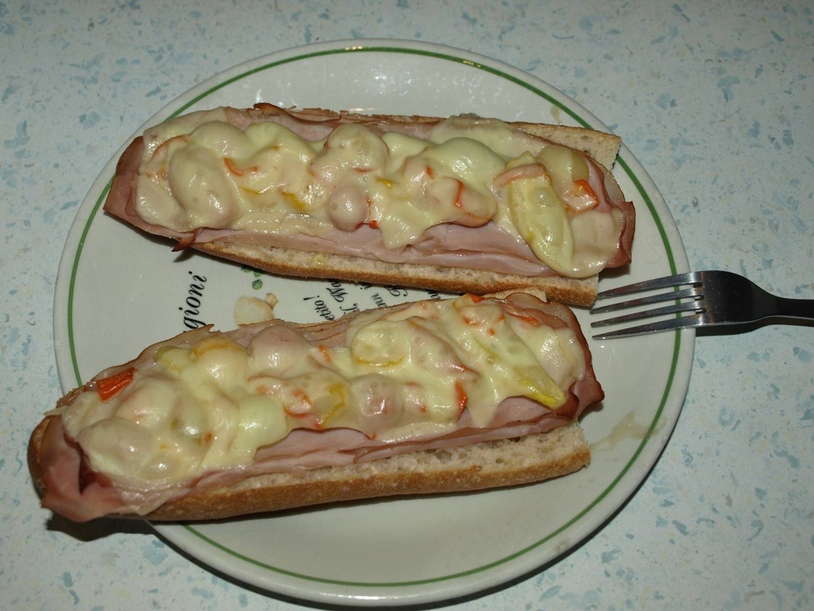 Überbackenes Baguette Rezept - ichkoche.de Überbackenes Baguette Rezept - ichkoche.de