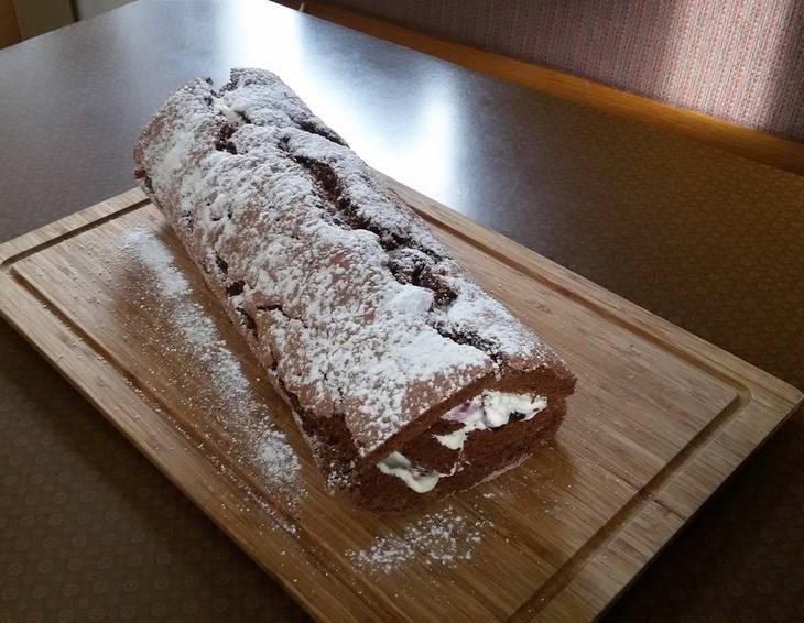 Heidelbeer-Roulade