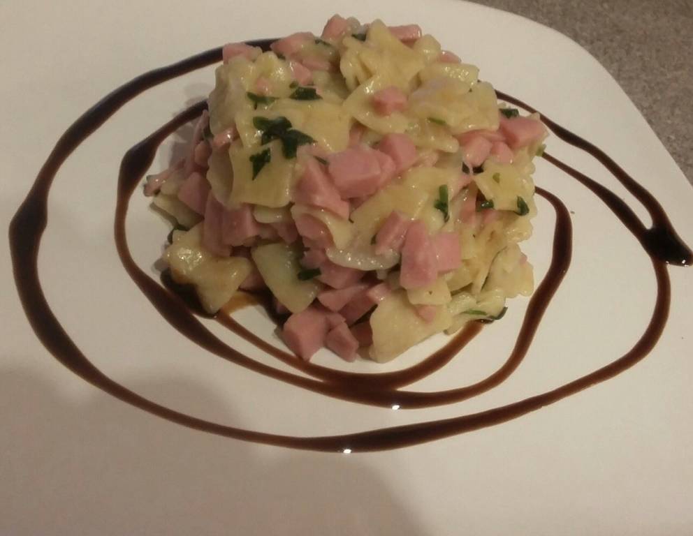 Cremige Wurstfleckerl Cremige Wurstfleckerl