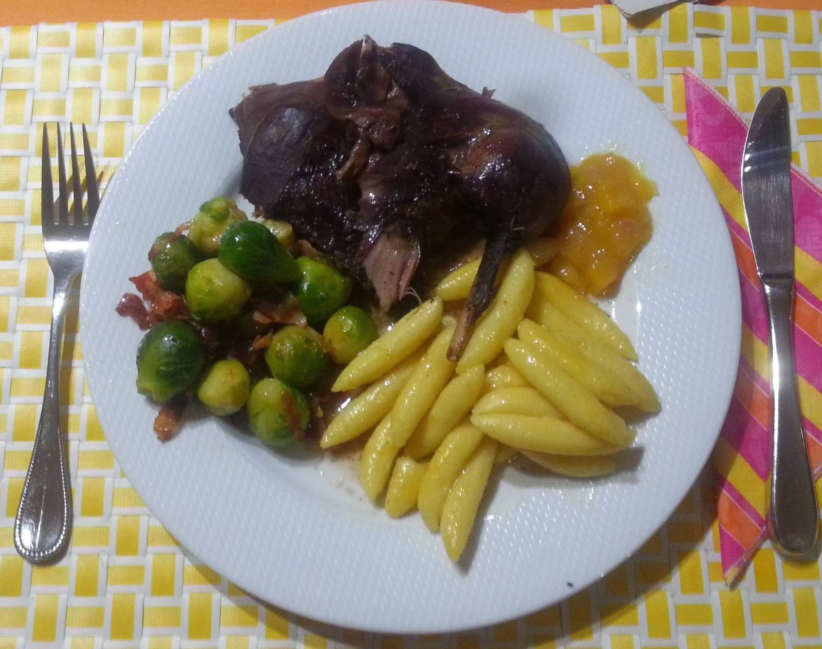 Gebratene Graugans mit Kohlsprossen Rezept - ichkoche.de Gebratene Graugans mit Kohlsprossen Rezept - ichkoche.de